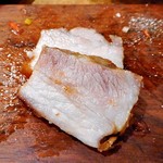 厳選塊肉食べ放題 肉バル横丁 - 厳選豚塊低温グリル