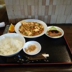 名北飯店 - 麻婆豆腐定食800円