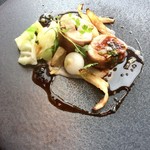 Restaurant THE MOON - 皿が月面のよう