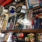 ラーメン専門店　雷文 - エロいポスターかと思ったら新体操のーーー誰だっけ？？？BSで“おかわりにっぽん”やってる子だった。