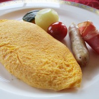 メインダイニングルーム - 朝食のオムレツ。