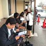 麺屋 ようすけ - すでに行列が