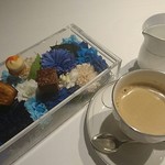 レスト ケイ ヤマウチ - 小菓子とコーヒー