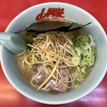 ラーメン山岡家 - 醤油ラーメン、630円です。