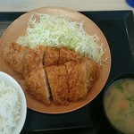 かつや - ダブルロースカツ定食(税込み1026円)