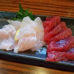 もつ焼 あぶさん - 読谷村産のアカジン刺、メバチマグロ刺