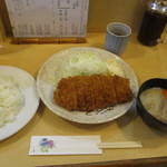 とんかつ燕楽 - ランチトンカツ（９５０円）