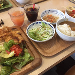 レストラン ティカル - ♪チキンカツとたっぷり野菜のタコス ¥780
