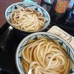 丸亀製麺 - ひやひや(手前)￥290＆あつあつ(奥)￥290＆かしわ天￥140