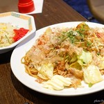 アポロ - 2017年4月　焼きそば、半チャーハンのセット【800円】