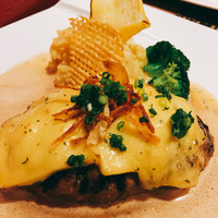 旬菜ステーキ処 らいむらいと - チーズハンバーグ