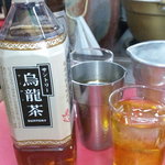 豚足のかどや - 最初は自販機で買った烏龍茶の持込だけでしたが・・・