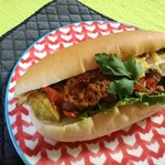 グリドン - 2017年4月：合鴨のパストラミとカレーチーズポテトのサンドイッチ…店主さんの気まぐれでサンドイッチは作るらしく行く度に変わったものがあるように思います