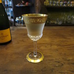 バー・ビー&エフ - Champagne with water