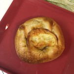 ブーランジェリー セイジアサクラ - チーズカレーパン