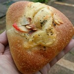 しあわせパン工房 pain de Navel - とろ玉ガパオ