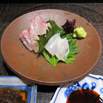 竹ざき - 3】向付:明石の鯛 紋甲烏賊(ちり酢と醤油)