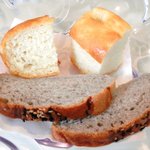 VIA Brianza - パスタメニュー 1000円 の自家製フォカッチャ盛り合わせ(1回目)