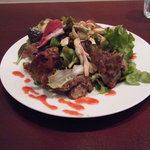 プティタプティ - 鶏レバーと砂肝のコンフィのサラダ　フランボワーズドレッシング