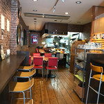 ヤミテキ - 奥に長い店内
