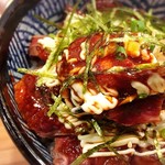 焼肉ここから - 掛かっているソースともとてもマッチ！
      マヨは無くてもおいしそう。