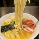 八雲 - 「特製ワンタン麺 白だし」(1000円)＋「切り落としチャーシュー」(150円)