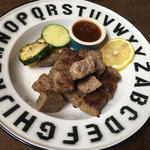 ハニー アンド スパイス - サイコロステーキ500円