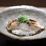 虎白 - 凌ぎ　　のど黒蒸し寿司