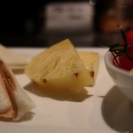 DEN - 石垣島のパイナップル