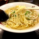 Ajidokoro Sakamoto - 中華そば(495円)の麺はこんな感じ。