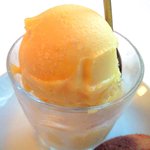 ラミティエ - デザートセット 525円 のパッションフルーツのシャーベット
