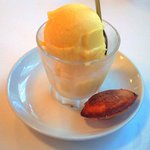 ラミティエ - デザートセット 525円 のパッションフルーツのシャーベット