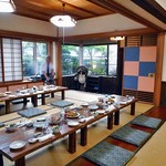 よし半 - 奥の座敷（２部屋ぶち抜き）