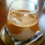 カザーナ・コーヒー - アイスカフェ・ラテ