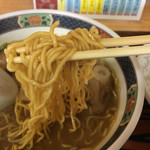 味の万雷 - 麺アップ