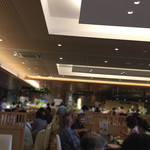 大江戸温泉物語 - 混雑している食堂