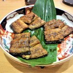 うな善 - 蒲焼　キリッとしたタレと本山葵が、更に鰻の旨味を引き立てています！