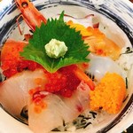 おけしょう鮮魚の海中苑 - 海鮮丼（舟）