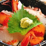 おけしょう鮮魚の海中苑 - 海鮮丼