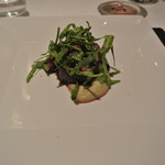 リストランテ カノフィーロ - トムラウシジャージー牛ミスジ肉のグリーリア　小豆とバルサミコ、加茂ナスのピュレ