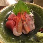 170512金　東京　魚祥　本日のぶつ切り三転盛り580円