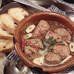 ルミーノカリーノ - 牛肉のアヒージョ