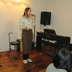 マカレ - 内観    洋間の方は、本格的な音響機器を設置した、ライブハウスのような感じです。