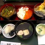 田園 - ミニそばとミニ丼セット 1344円