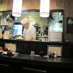 とんかつ やまいち - 寡黙なオヤジさん・・渋すぎます！