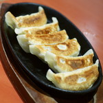 四川食府 - 鉄板餃子（６個）（４８０円）２０１７年６月