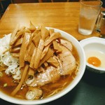 大勝軒 - チャーシューめん大(１０４０円)+メンマ(３００円)+生玉子(５０円)＝１３９０円(税込)