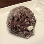 い志い - 黒米大ぼたもち