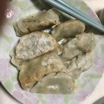 Kouraku - 持ち帰り冷凍餃子を自宅で焼いた物です