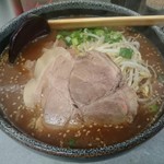 鴨蔵 - 中華そば・黒(醤油味) 麺大盛 650円